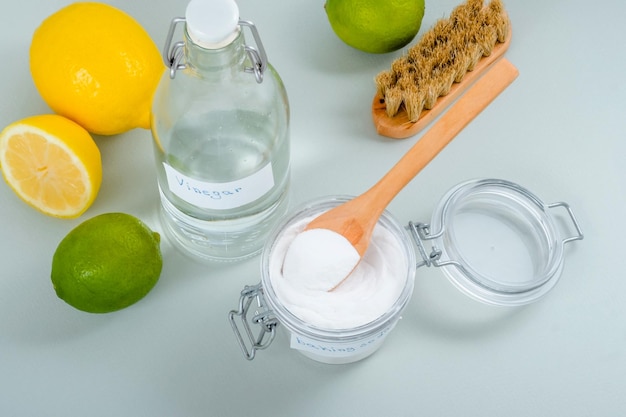 Czym zmyć kwas salicylowy z twarzy?