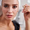Jak używać serum z kwasem hialuronowym w codziennej pielęgnacji?