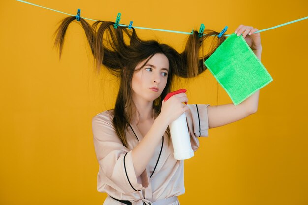 Co to jest wcierka do włosów i kiedy warto po nią sięgnąć?