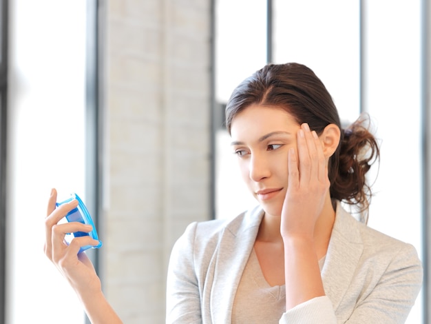 Czy na retinol nakłada się krem?