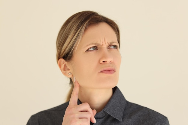 Jak pozbyć się zmarszczek z czoła i poprawić wygląd skóry?