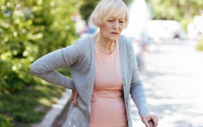 Jak rozpoznać objawy chorego stawu biodrowego?