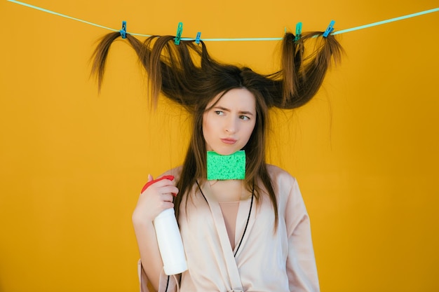 Jak wcierać wcierki do włosów aby poprawić kondycję fryzury?