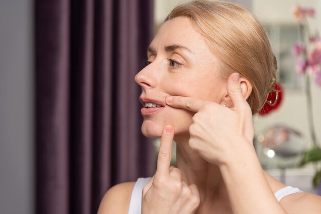 Zmarszczki nad ustami co robić gdy pojawiają się pierwsze oznaki?