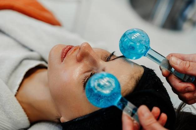 Infuzja tlenowa twarzy co to jest i jakie daje efekty?